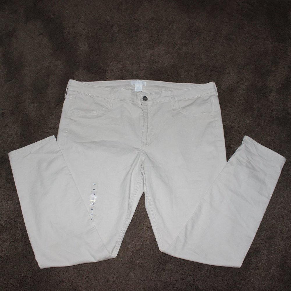 NWOT "H & M " CREAM SKINNY ANKLE JEANS SZ 16